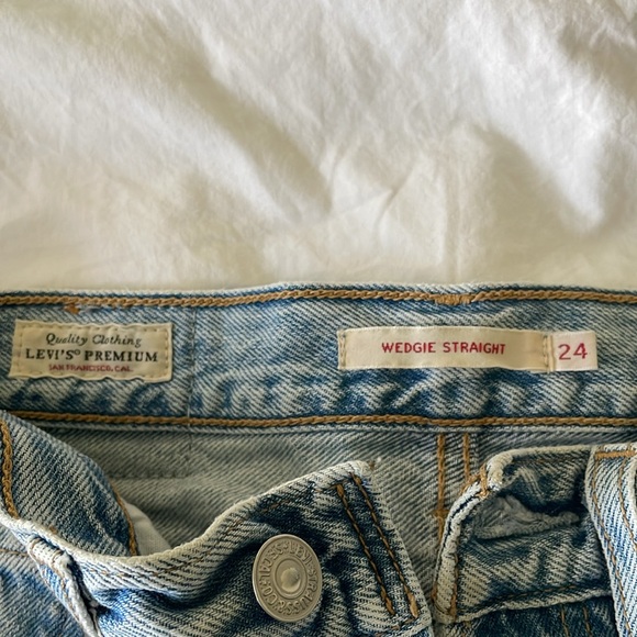 Wedgie Straight Levi’s - Picture 3 of 6